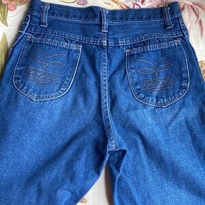 Vintage Wrangler 1970’s- 1980’s student size 30 x 27 with cool stitching on back